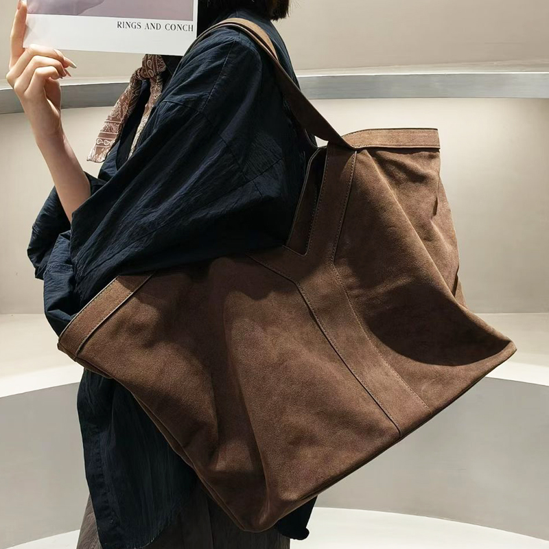 Borse Tote Oversize in Finta P - Luxury Bags Of 2026 recensione e prezzo