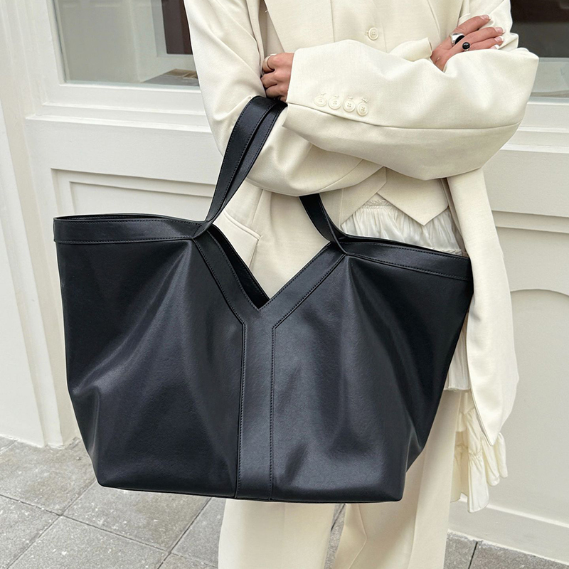 Borse Donna in Vera Pelle di L - Luxury Bags Of 2026 recensione e prezzo