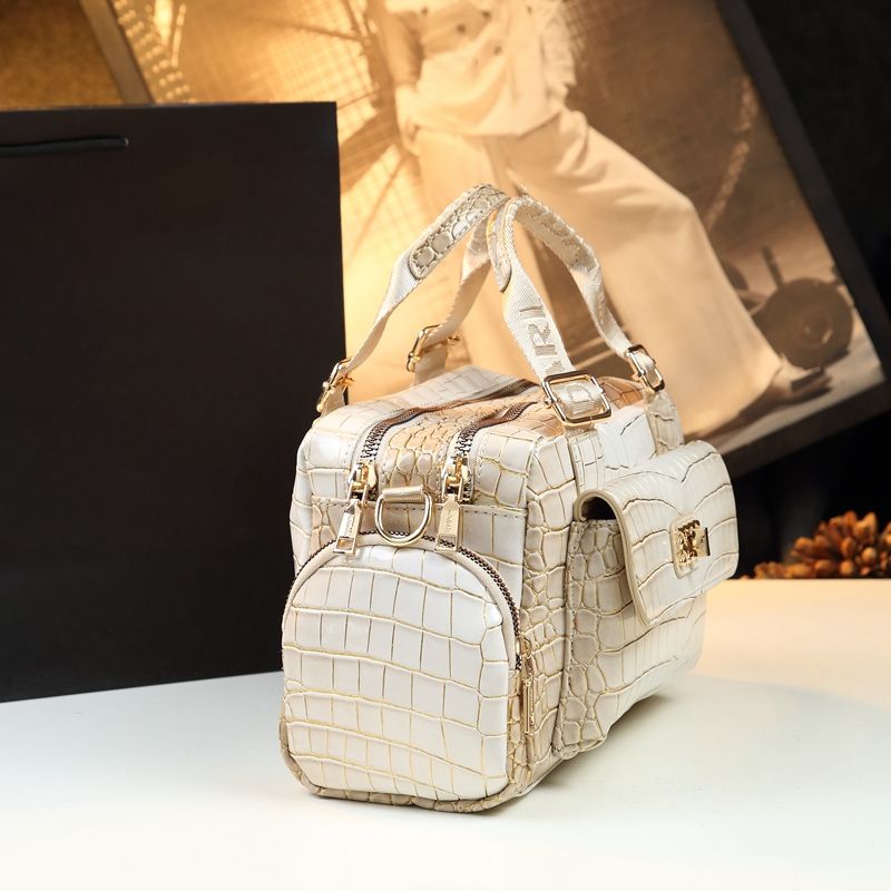 Borsa a Tracolla in Pelle di A - Luxury Bags For Women Sale recensione e prezzo