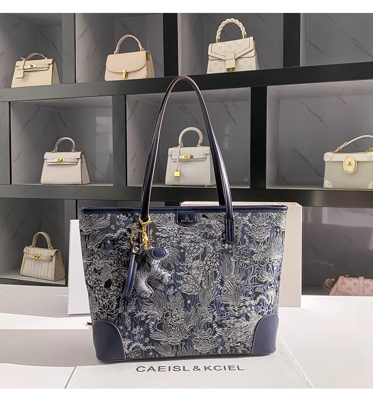 Borsa tote ricamata di colore  - Bucket Bag Suede recensione e prezzo