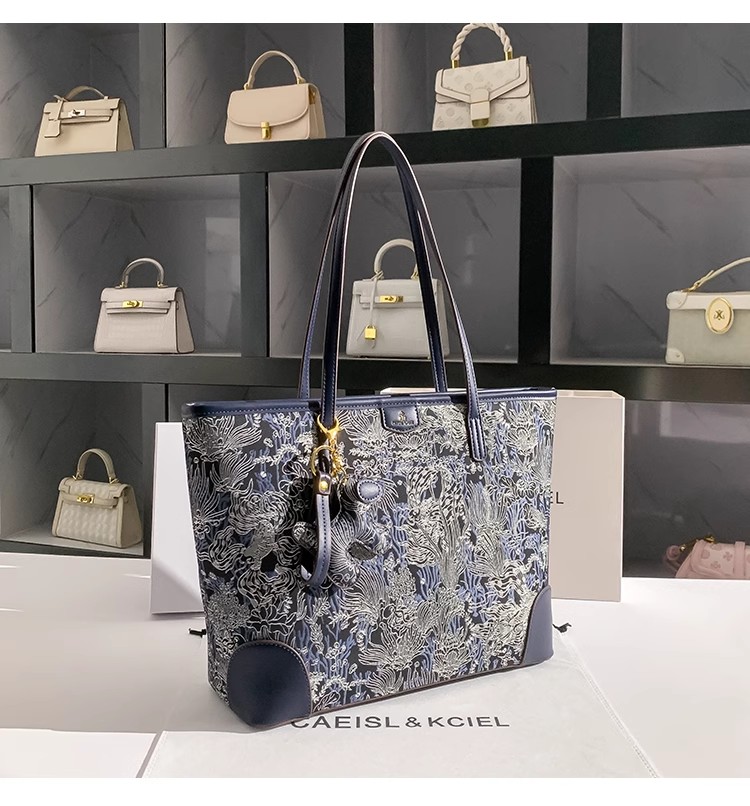 Borsa tote ricamata di colore  - Bucket Bag Suede recensione e prezzo