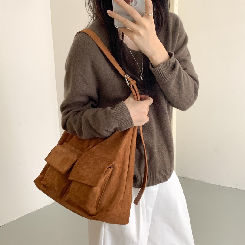 Nuova Borsa a Tracolla in Fint - Bucket Bag Suede recensione e prezzo