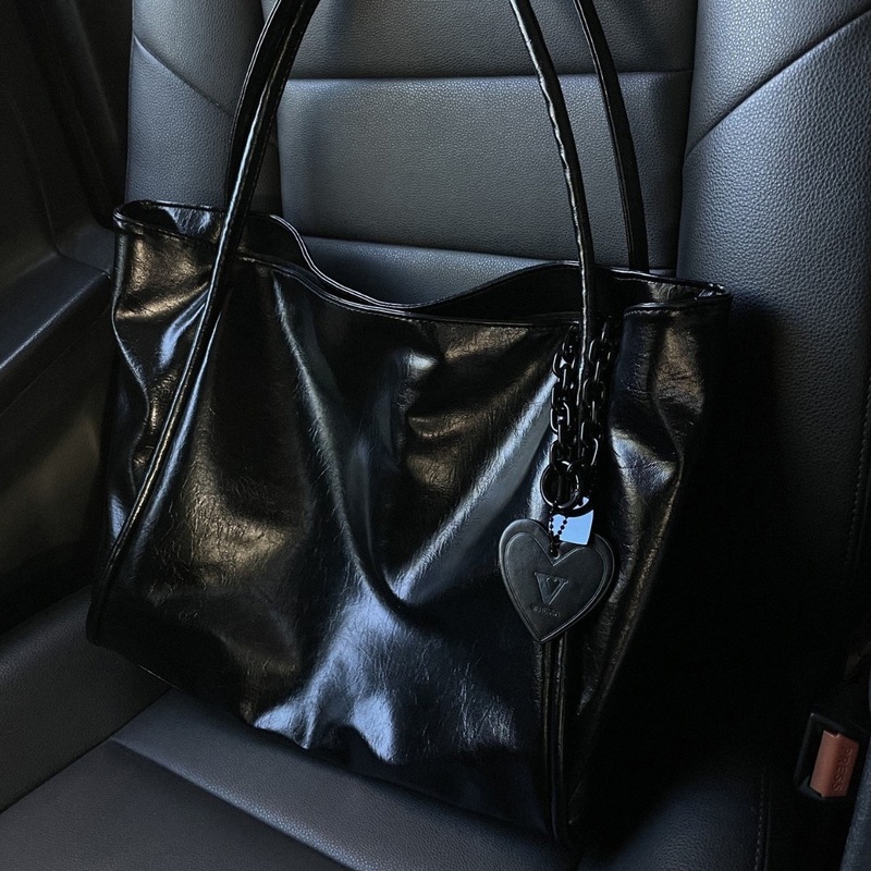 La nuova borsa tote a forma di - Bucket Bag Suede recensione e prezzo