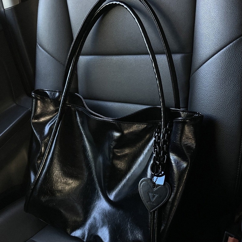 La nuova borsa tote a forma di - Bucket Bag Suede recensione e prezzo