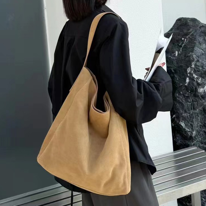Borsa a Tracolla Versatile da  - Bucket Bag Suede recensione e prezzo