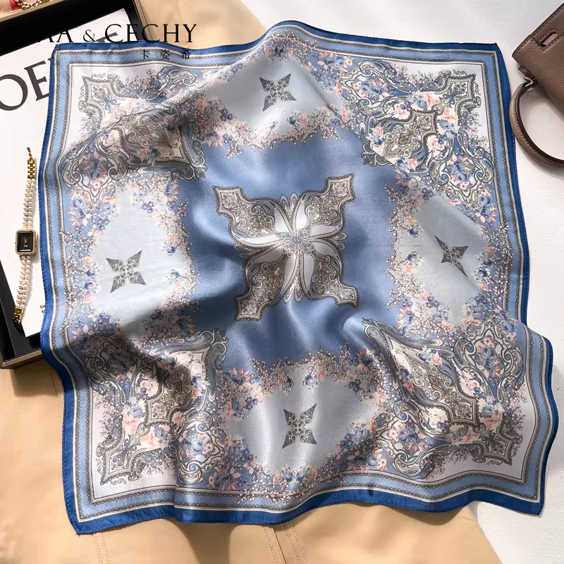 Foulard Quadrato in Seta di Ge - Luxury Bags And Accessories recensione e prezzo