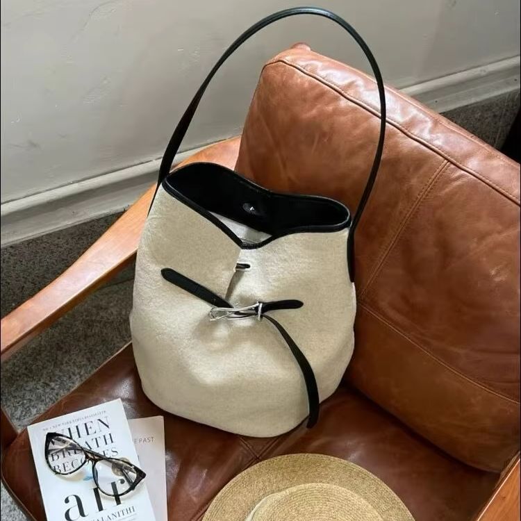 Borsa a secchiello da donna in - Bucket Bag Suede recensione e prezzo
