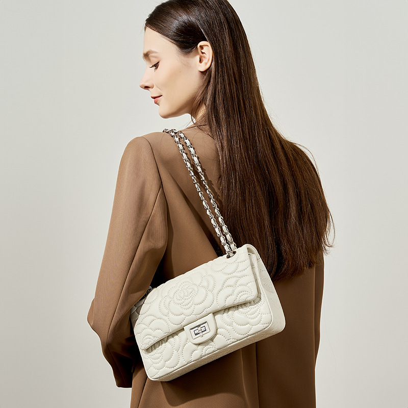 Borsa a tracolla in pelle di a - Luxury Quilted Bags recensione e prezzo