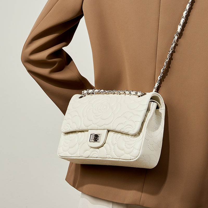 Borsa a tracolla in pelle di a - Luxury Quilted Bags recensione e prezzo