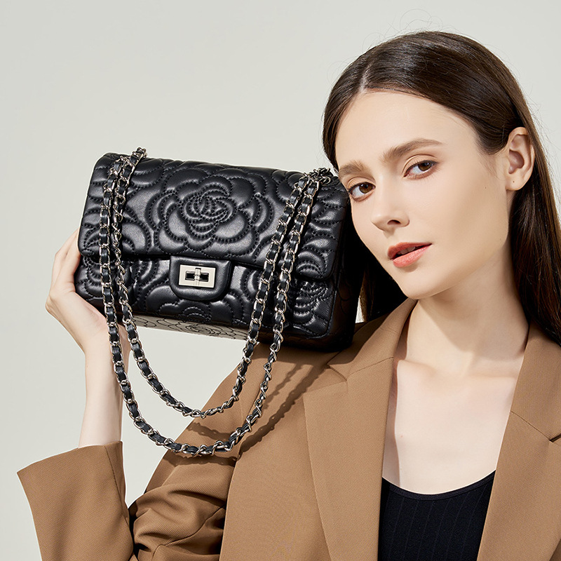 Borsa a tracolla in pelle di a - Luxury Quilted Bags recensione e prezzo